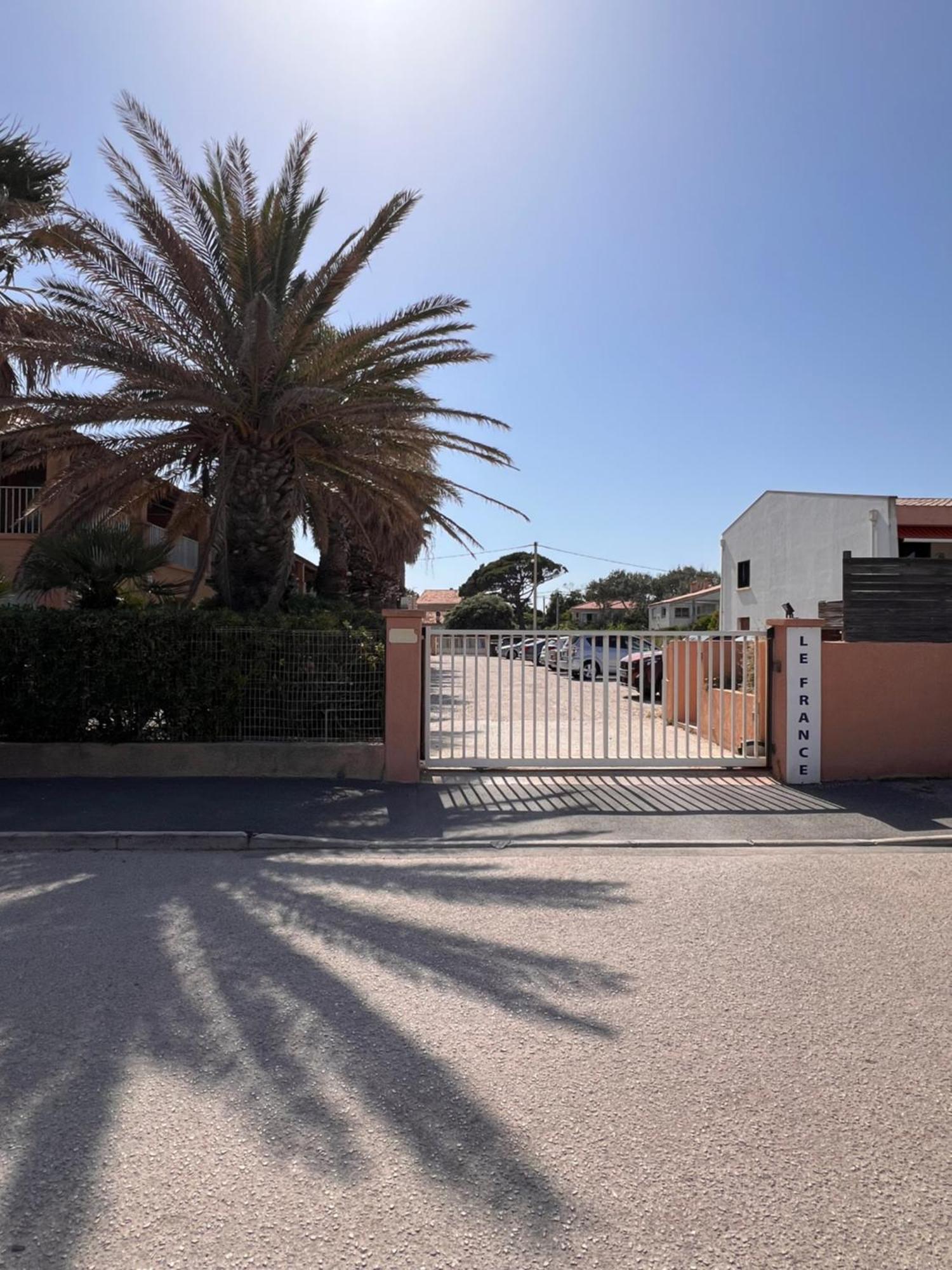 La Bergerie Apartment Hyeres Luaran gambar